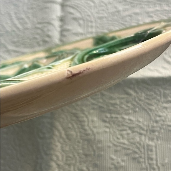 1930's French Artichoke
Plate by Gien. - Picture 3 of 12